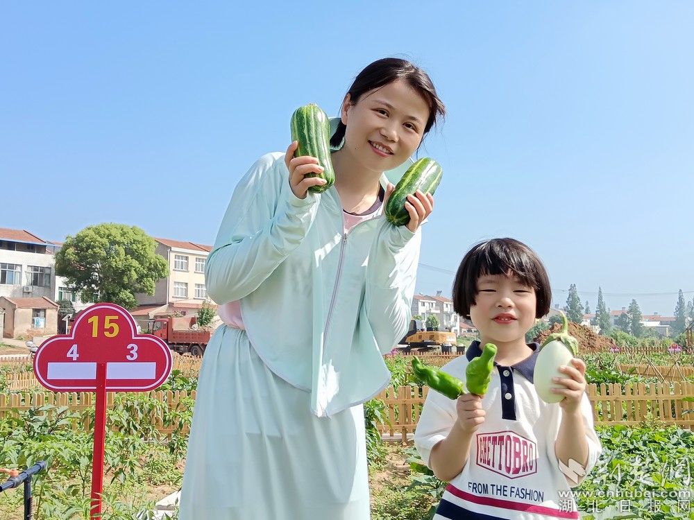 收獲的喜悅。通訊員 程愛華 攝.jpg.jpg